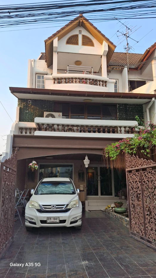 รูป ขายบ้านสุขุมวิท71 ปรีดีพนมยงค์ 14 ทาวโฮมหลังมุม 3 ชั้น ที่ดิน 39 ตร.ว 5นอน 6น้ำ ใกล้รถไฟฟ้า BTSพระโขนง เอกมัย ถนนกว้าง Sukhumvit 71 Ekkamai 0879074045 - รูปที่ 1/1