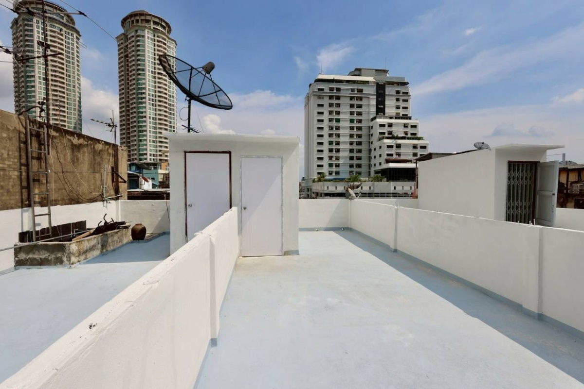 รูป 🏡 ให้เช่า ทาวน์เฮ้าส์รีโนเวทใหม่ @ สาทร 11 ใกล้ BTS ช่องนนทรี ราคา 40,000 บาท รหัสทรัพย์: RS1748 - รูปที่ 16/17