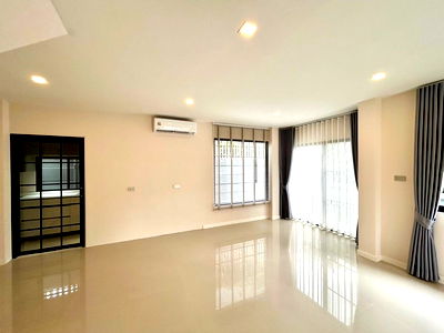 Houses for sale : Lumpini Townplace, Rama 2 - Tha Kham, Samae Dam, Bang Khun Thian