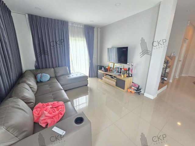 picture Single house, Centro Pracha Uthit 90, house opposite the roundabout, spacious area and garden area within the fence, shady atmosphere. - 8/24