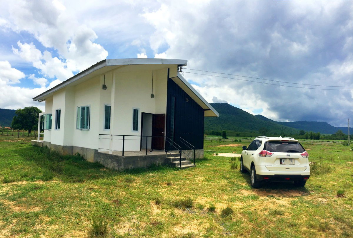 picture Land for Sale – 1 Rai in Pak Chong District, includes a vacation home - 3/9