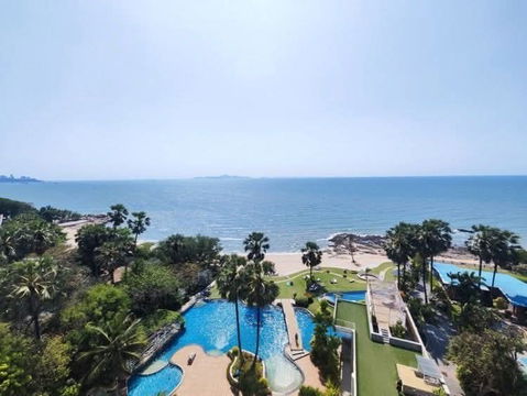 Luxury beachfront Condo in The Palm Wongamat Tower A, bigger type of 2bedrooms, Unobstructed Sea View, Direct access to the beach from the project