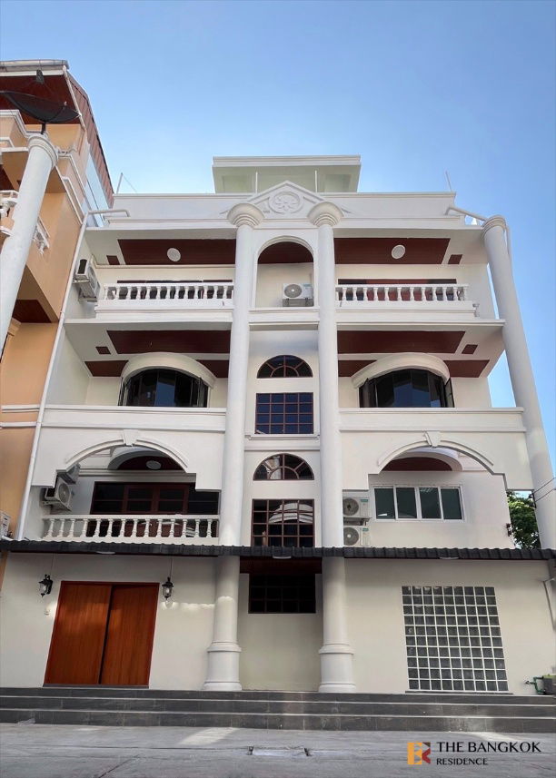 รูป House Area Thonglor บ้าน 5 ชั้นหรู สไตล์คลาสสิก & โมเดิร์น - รูปที่ 13/19