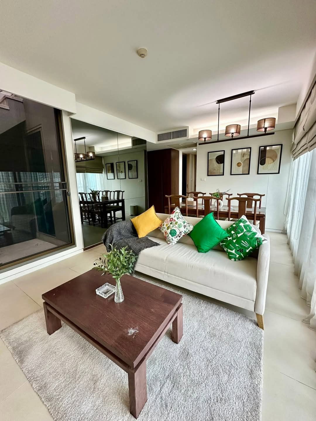 Available for rent! Siamese Thirty-nine special unit with Penthouse 3 Bedroom. Fully furnsihed with personal rooftop. Ready to move in.