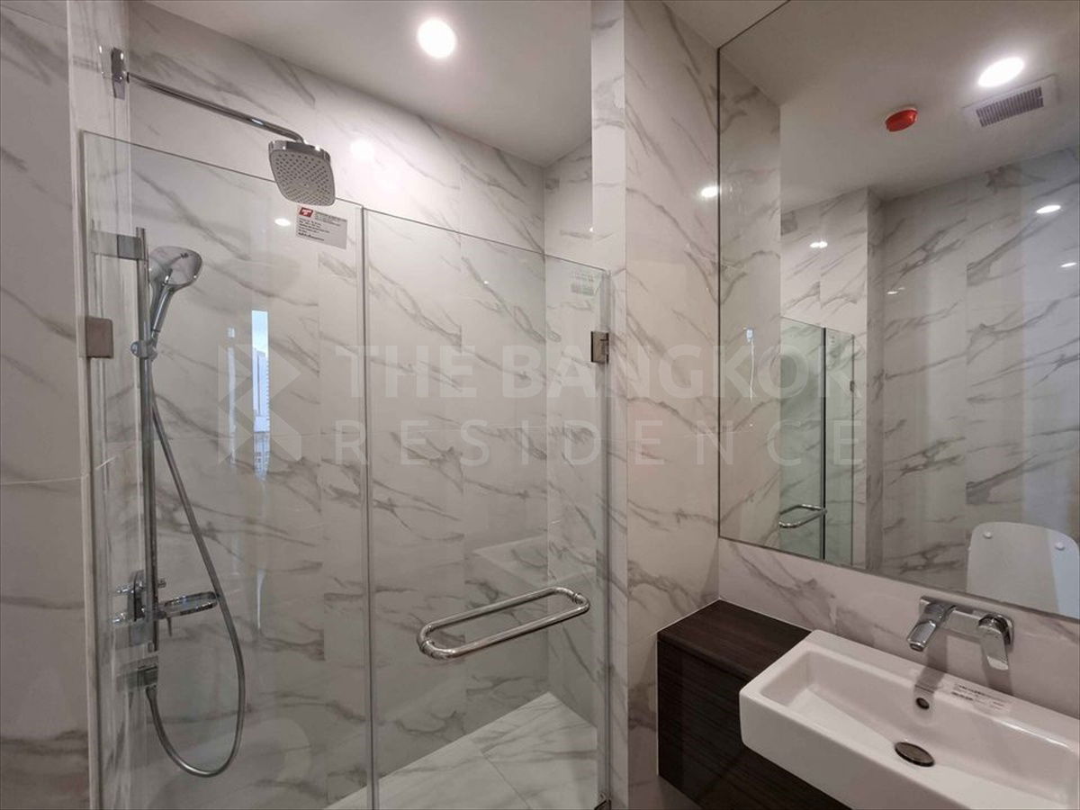 รูป  Noble BE19 🛋️ ห้อง built-in แต่งสวย & Upgraded Sanitary Ware 🛁 ใกล้ BTS อโศก  - รูปที่ 3/7