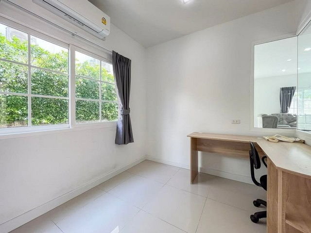 รูป HR2837ให้เช่าบ้านเดี่ยว พร้อมเฟอร์นิเจอร์ หมู่บ้านโกลเด้น นีโอ สาทร ใกล้เมโทร ทาวน์ ไม่ไกลจากBTSวุฒากาศ - รูปที่ 5/37