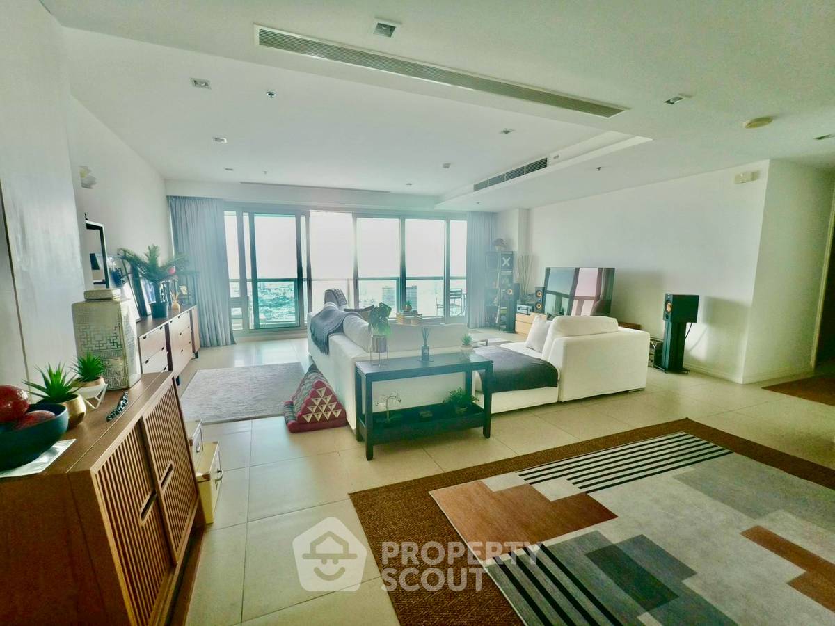 picture 3-BR Condo at The River Condominium near BTS Saphan Taksin (ID 2300972) - 5/17