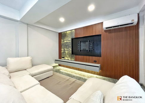 House Area Thonglor, 5-Storey Luxury Home in the Heart of Bangkok