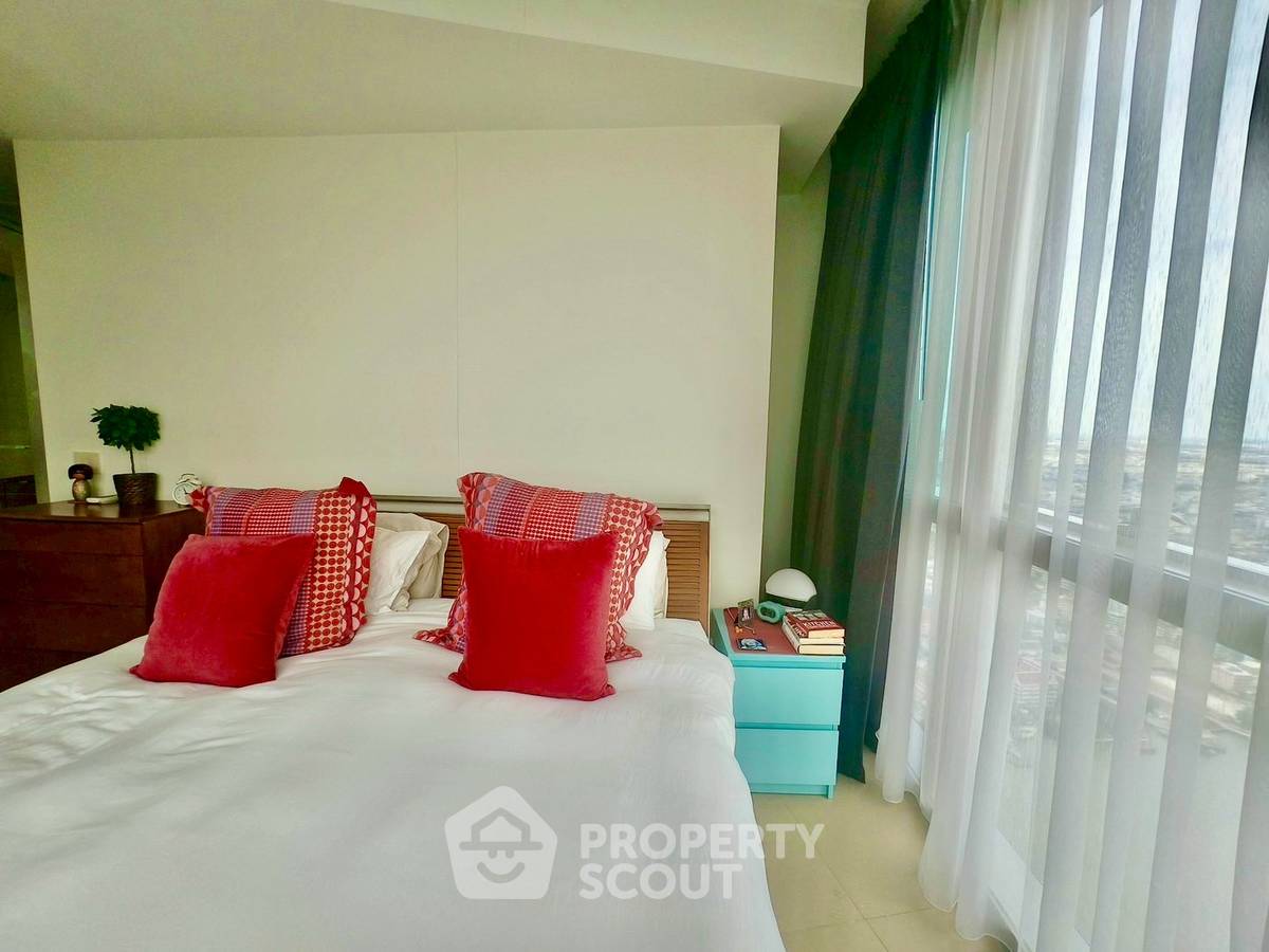 picture 3-BR Condo at The River Condominium near BTS Saphan Taksin (ID 2300972) - 15/17