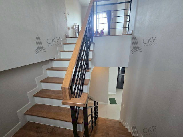 picture Single house, Centro Pracha Uthit 90, house opposite the roundabout, spacious area and garden area within the fence, shady atmosphere. - 13/24