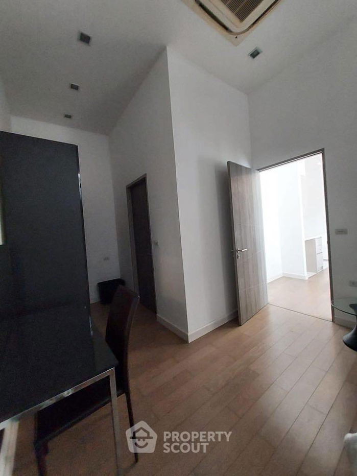 picture 3-BR Condo at Trapezo Sukhumvit 16 near MRT Queen Sirikit National Convention Centre (ID 1861050) - 10/17