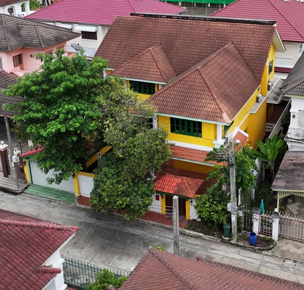 picture Hidden Gem in Rama 2! Custom-Built 3-Storey House with 18-Meter Deep Piles! 94.2 Sq.Wah 450 Sq.m House for SALE at Prukpirom Bang Khun Thian - 1/27