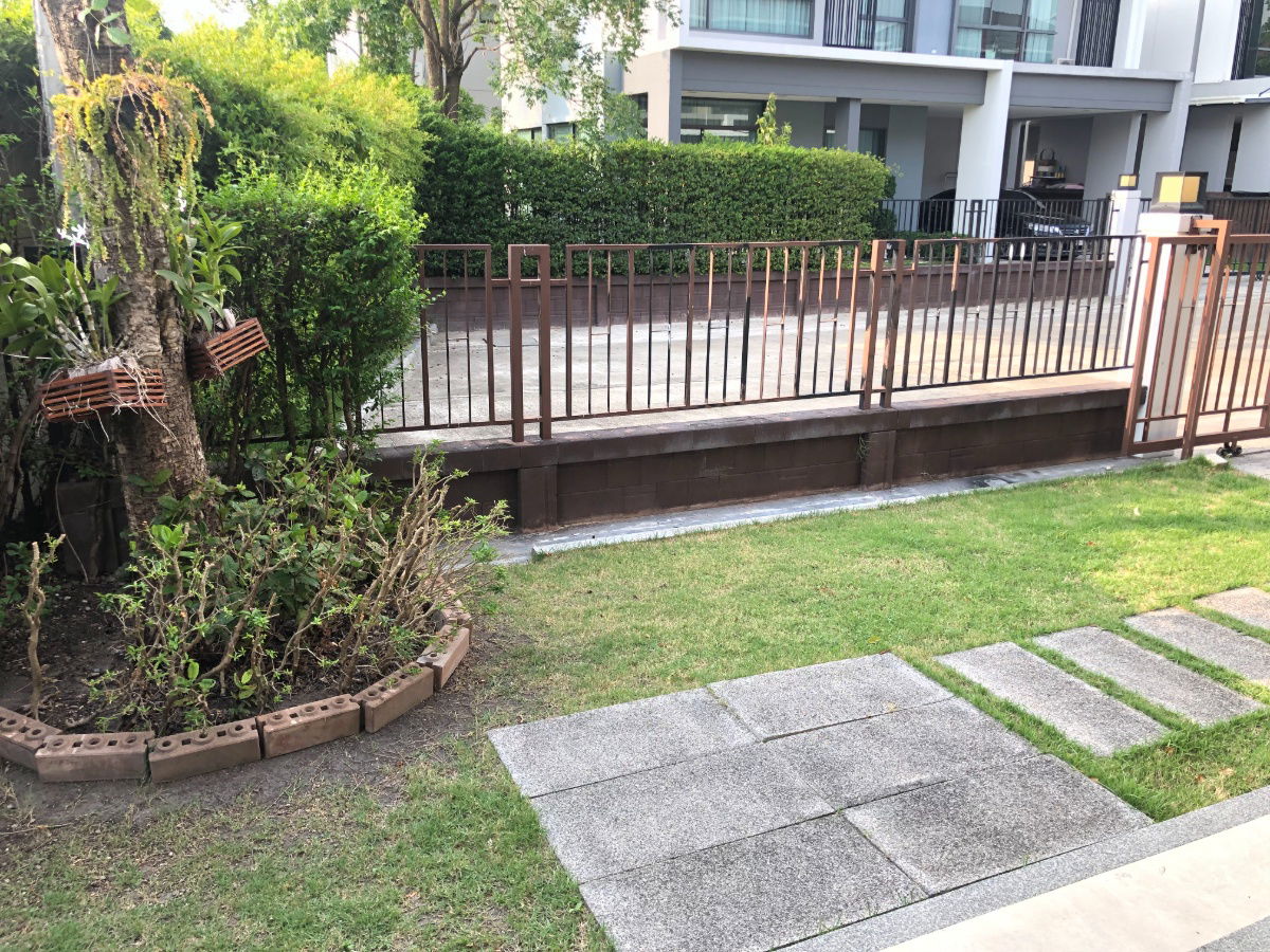 รูป ขายด่วน บ้านเดี่ยวเดอะแกรนด์พระราม 2 4 ห้องนอน 4 ห้องน้ำ 2 ที่จอดรถ มีเฟอร์นิเจอร์พร้อมเข้าอยู่ - รูปที่ 2/11