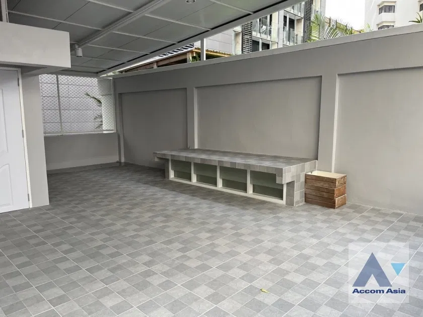 picture 🔼🔽 AccomA 📩 Home Office 4 BR Townhouse in Khlong Toei Nuea (AA37501) - 5/12
