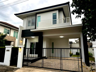 บ้านเดี่ยวให้เช่า : 🏡 ให้เช่าบ้านใหม่ 2 ชั้น ในโครงการคุณภาพ เดินทางสะดวก ติดถนนวงแหวนรอบ 2 พร้อมเฟอร์นิเจอร์ใหม่ครบชุด ทำเลดี เดินทางสะดวก ใกล้รวมโชค โรงเรียนนานาชาติ