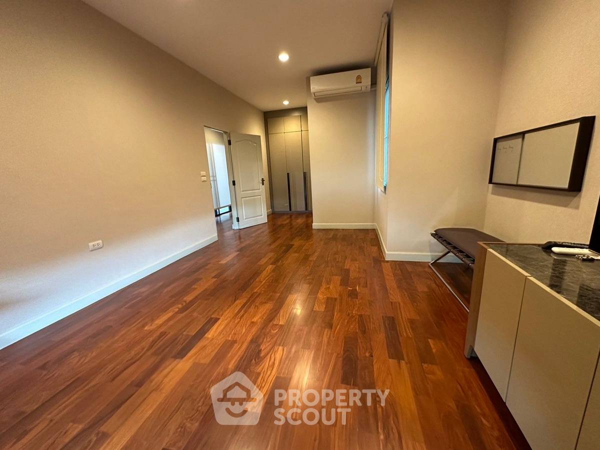รูป บ้าน 5-ห้องนอน ใน รามอินทรา (ID 1311423) - รูปที่ 18/32