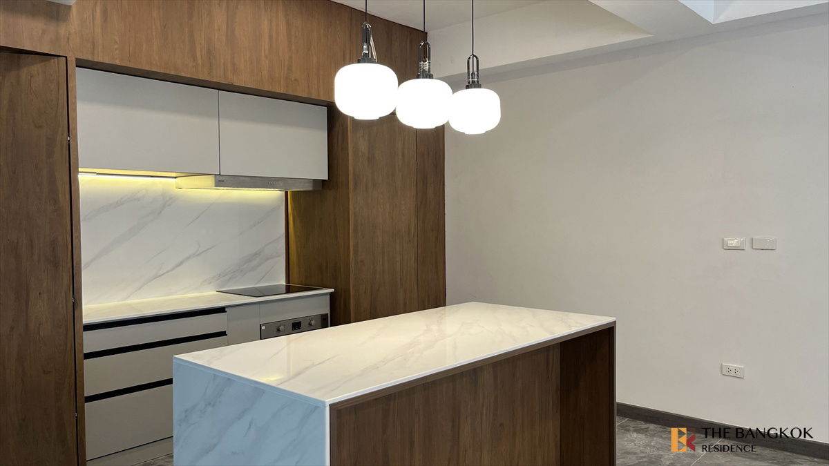 รูป House Area Thonglor บ้าน 5 ชั้นหรู สไตล์คลาสสิก & โมเดิร์น - รูปที่ 3/19