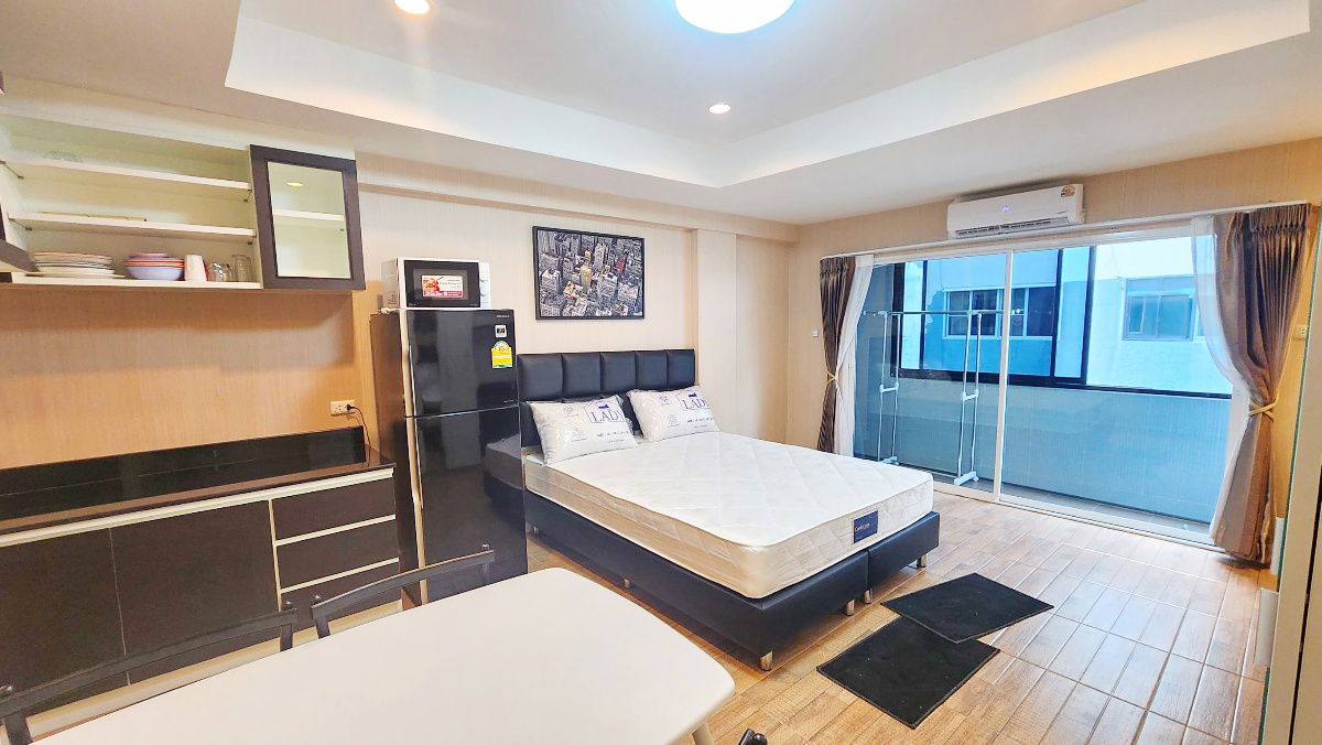 picture FLASH DEAL  7Stars Condo 4th Floor, Building B | Fully-Furnished | Sell with a long-term student tenant | The Best Price ! - 5/9