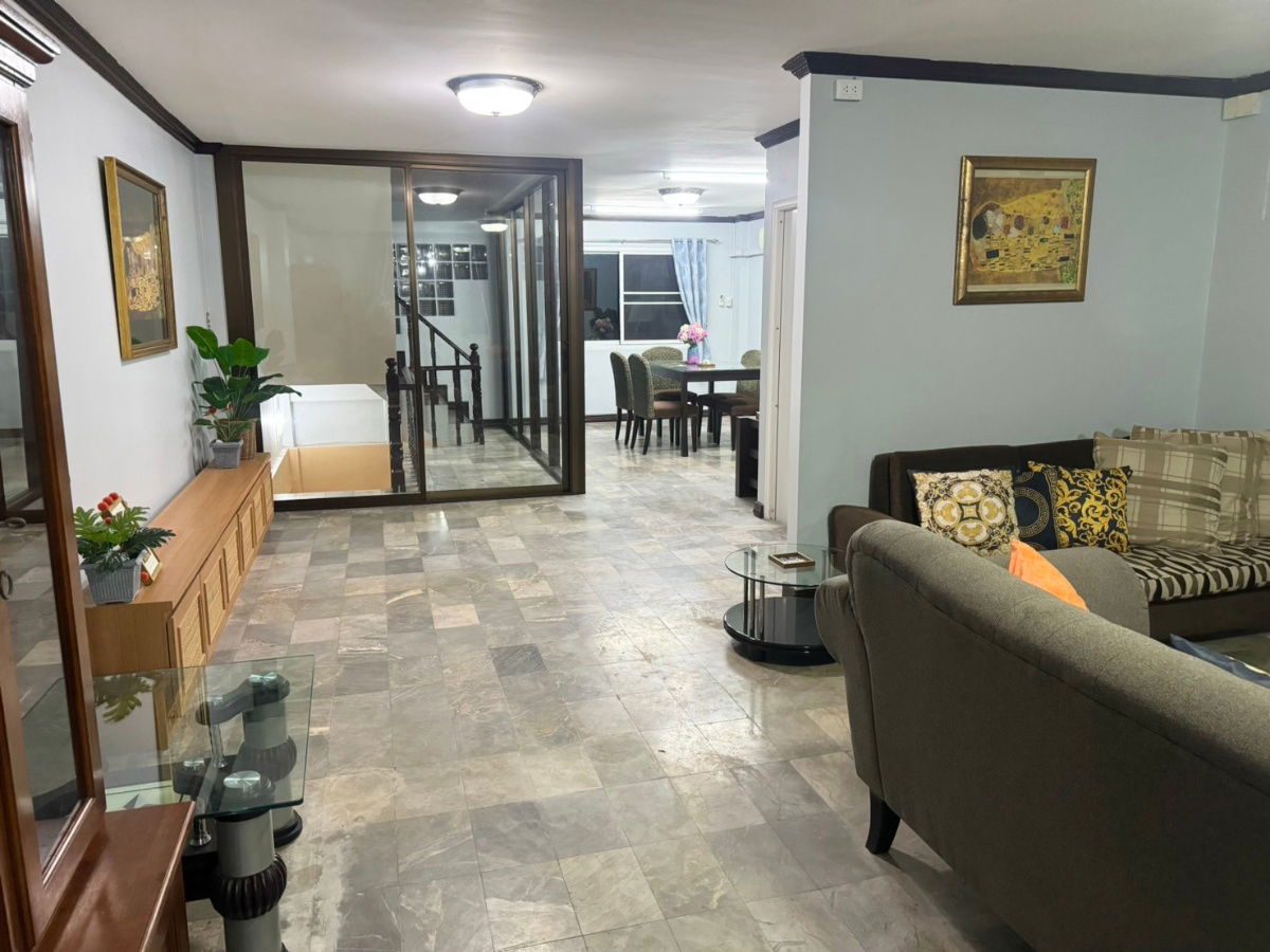 รูป ให้เช่า Townhome / Home-office Royal Nakarin Villa - รูปที่ 10/37