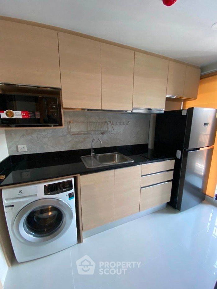 picture 1-BR Condo at The Shade Sathorn 1 near MRT Khlong Toei (ID 2303757) - 2/10