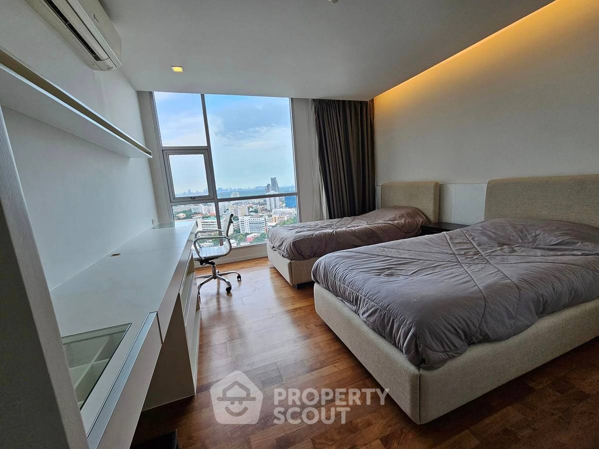 picture 3-BR Condo at Sathon Heritage Residences near BTS Chong Nonsi (ID 1831543) - 6/20
