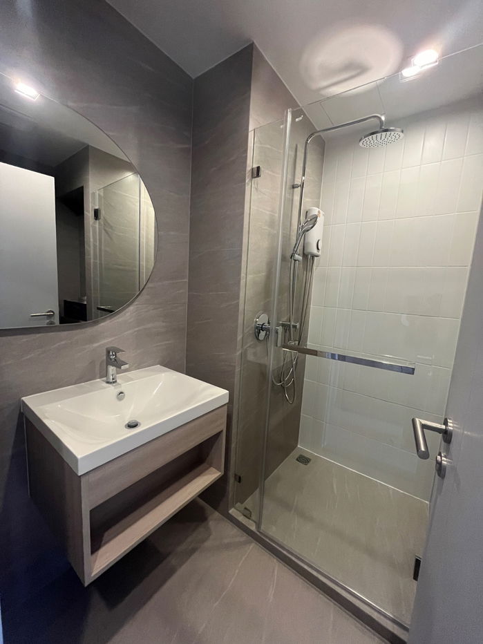 รูป For rent : Reference Sathorn - Wongwianyai, New room, 16th floor, Size 31 Sq.m, Rent 22,000 Baht/Month, Ready to move as of today.Negotiable  - รูปที่ 11/12