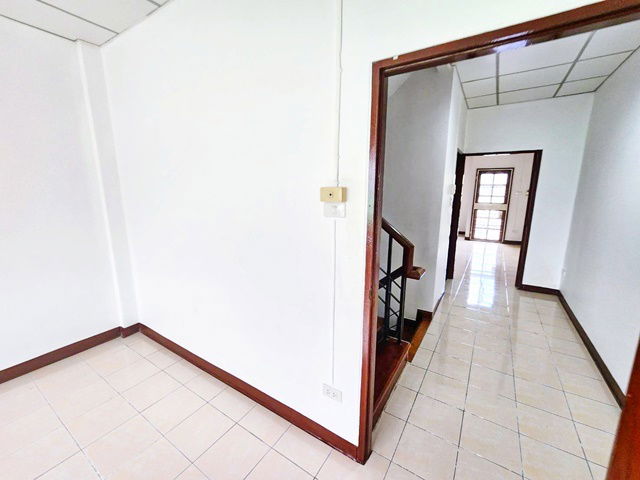 picture 7-Eleven the lawn 2a/c Nawamin 133-141 opposite Lotus Thai Watsadu 3-story townhouse 4bed 11,499B-M - 6/8