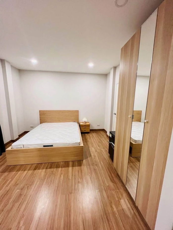 รูป บ้านเดี่ยวเช่า โครงการ Centro วิภาวดี ดอนเมือง บ้านหลังมุม 4ห้องนอน  5ห้องน้ำ  - รูปที่ 8/10