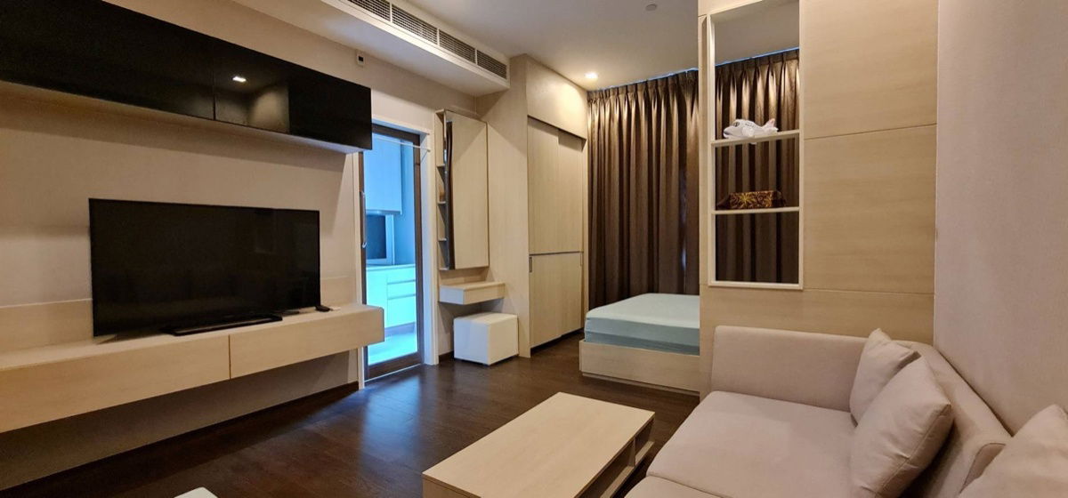 picture 🔥Q Asoke - Good price 18,000 bath / month,Studio size 30 sqm, available ( Line ID: real_realestate or phone: 0842824246)  - 8/11