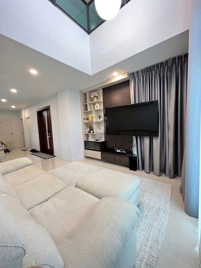 picture 😊🏡 House for rent at The City Ramintra 2 | The City Ramintra 2. Special location in the project (with a double-volume hall). - 4/12