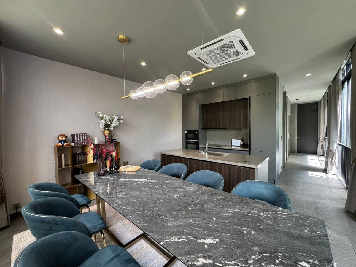 picture Luxury home for sale, designed by a renowned architect, from the Six Elements project, near Harrow International School - 8/16