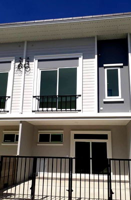 บ้านเดี่ยว บางกรวย นนทบุรี : 🌟 ขายทาวน์โฮม 2 ชั้น หมู่บ้านคาซ่า วอเตอร์ไซด์ พระราม 5 (Q House) 🌟  📌 บนที่ดิน 18 ตร.ว. ราคาเพียง 3,400,000 บาท (ค่าโอนคนละครึ่ง)  