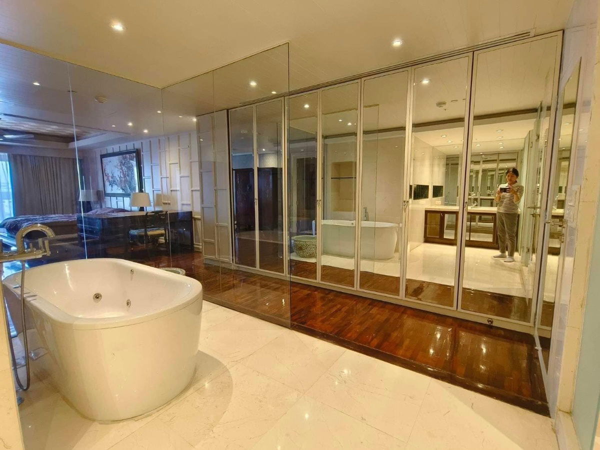 รูป cd1832 ให้เช่าคอนโดหรู Penthouse วิวแม่น้ำเจ้าพระยา ราคาถูก 100,000บาท/เดือน (ราคานี้ ไม่ให้เปียโน) Le bua at State Tower ใกล้ BTS สะพานตากสิน - รูปที่ 43/49