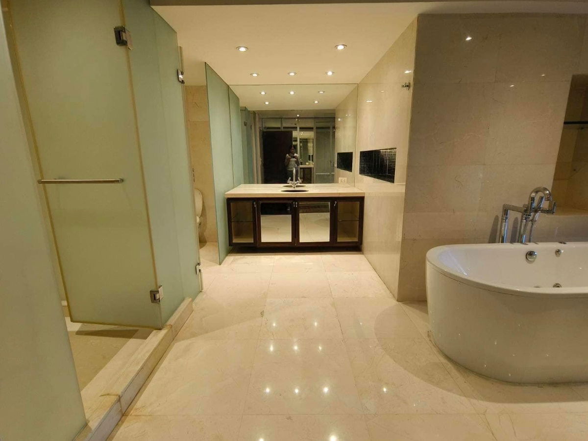 รูป cd1832 ให้เช่าคอนโดหรู Penthouse วิวแม่น้ำเจ้าพระยา ราคาถูก 100,000บาท/เดือน (ราคานี้ ไม่ให้เปียโน) Le bua at State Tower ใกล้ BTS สะพานตากสิน - รูปที่ 45/49