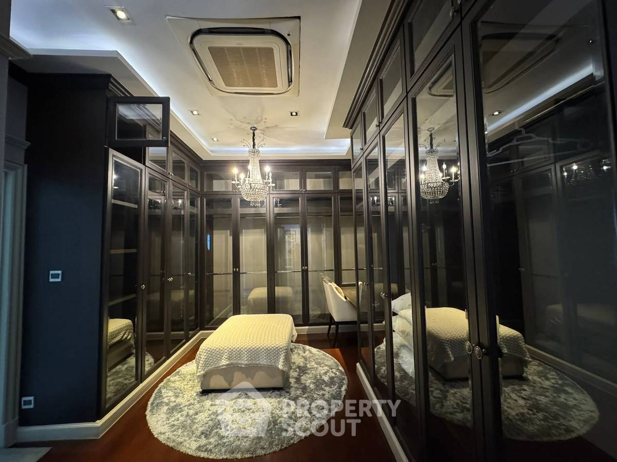 picture 4-BR House in Bang Khae Nuea (ID 2141569) - 11/34