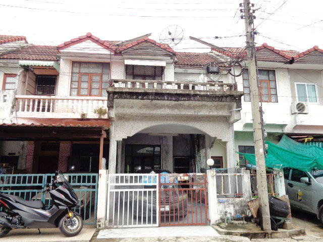 รูป 🚩 ขายทาวเฮ้าส์ หมู่บ้านแสงธรรม ใกล้ตลาดวงศกร ต่อเติมระเบียงเต็มพื้นที่ ทั้งหน้า และหลัง ในซอยสุขาภิบาล 5 ซอย 57 - รูปที่ 1/32