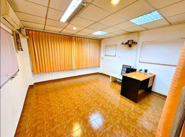 picture BTS Ratchayothin 100m. Major Ratchayothin 120m. Office space for rent 2nd floor next to Phahon Yothi - 5/8