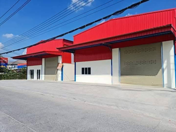 รูป โกดังให้เช่า โรงงานให้เช่า พร้อมสำนักงาน ถนนเลียบคลองไอยรา ตำบลคลองสอง อำเภอคลองหลวง จังหวัดปทุมธานีใกล้ตลาดไท ติดต่อ Khun Panya 063-381-5838 - รูปที่ 1/5