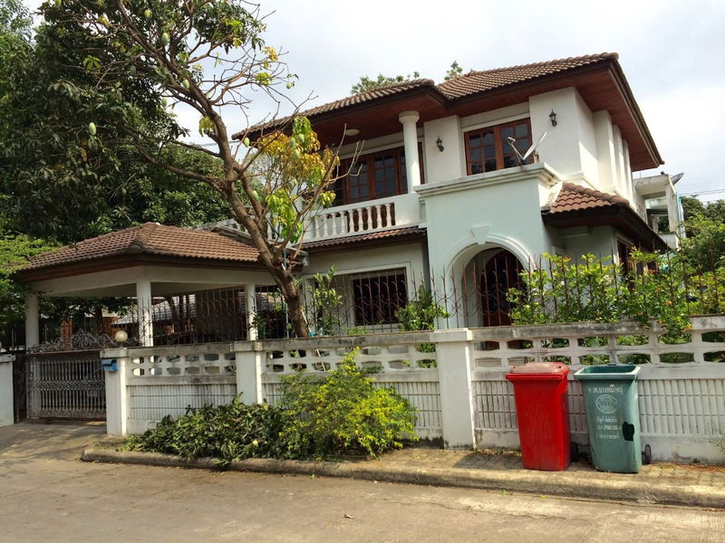 ขายบ้านเดี่ยว : ขายด่วน  บ้านเดี่ยว 71 ตรว. บางนา กม.10 4ห้องนอน3ห้องน้ำ 2 จอดรถ บิ้วอินท์ไม้สักพร้อมอยู่