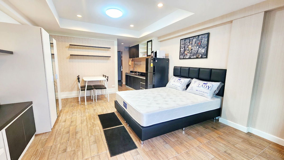 picture FLASH DEAL  7Stars Condo 4th Floor, Building B | Fully-Furnished | Sell with a long-term student tenant | The Best Price ! - 1/9