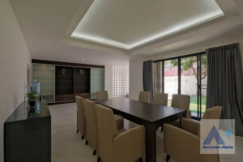 รูป 🔼🔽 AccomA 📩 Pet friendly,Private Swimming Pool 4 BR House in Phra Khanong Nuea (AA18616) - รูปที่ 12/20