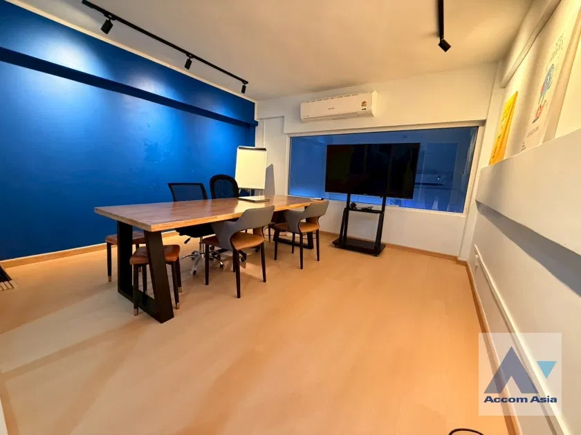 picture 🔼🔽 AccomA 📩 Newly renovated Homeoffice 3.5 story - Next to Sirinrat & Monarom Building - 4/20