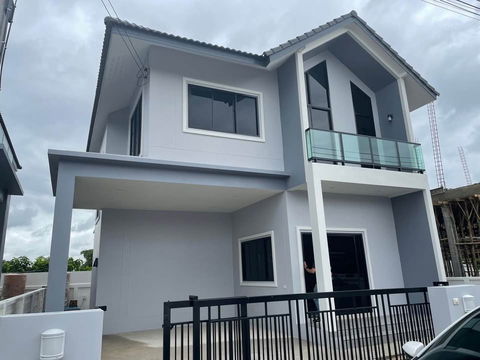 House for sale in the Villa Pano 1 project, modern style detached house, near Makro, Big C 2 and Chiang Rai Airport.
