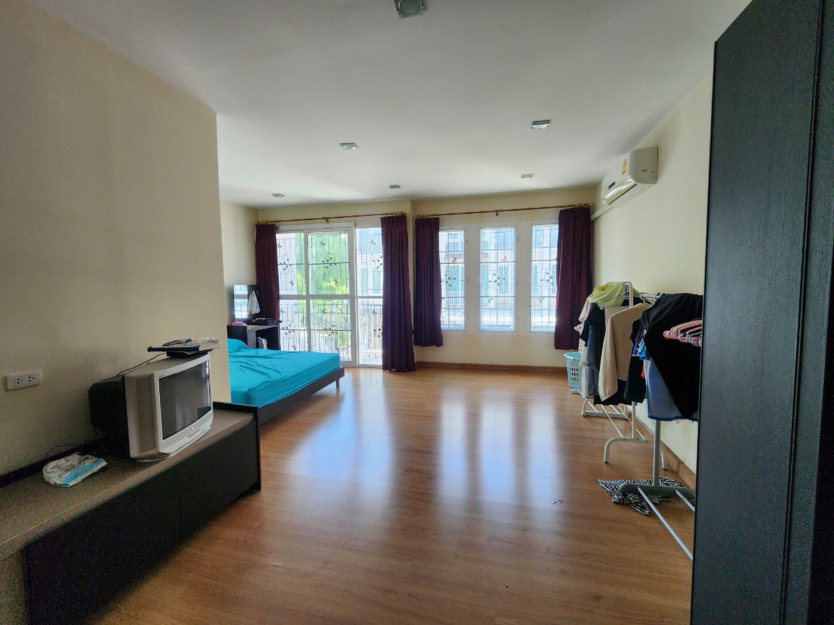 รูป **บ้านว่างครับผม 2 ห้องมาสเตอร์เบดรูม**หมู่บ้านโกลเด้นทาวน์ ปิ่นเกล้า-จรัญสนิทวงศ์📌📌ซอยที่ 7 เพื่อนบ้านดี อยู่ใกล้ทางเข้าโครงการเดินทางสะดวก - รูปที่ 2/35