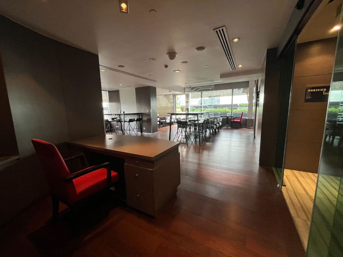 picture WS3317 ✨ Exclusive Rooftop Bar space for rent ✨ on the 29th floor of Novotel Ploenchit Hotel, priced at only 750,000/month. - 10/30