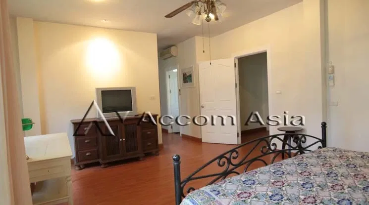 picture 🔼🔽 AccomA 📩 Pet friendly 3 BR House in Khlong Toei (95246) - 8/9