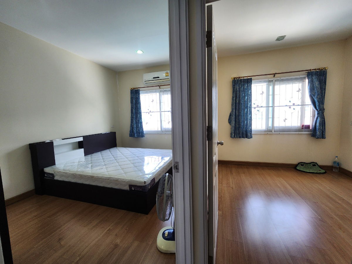 รูป **บ้านว่างครับผม 2 ห้องมาสเตอร์เบดรูม**หมู่บ้านโกลเด้นทาวน์ ปิ่นเกล้า-จรัญสนิทวงศ์📌📌ซอยที่ 7 เพื่อนบ้านดี อยู่ใกล้ทางเข้าโครงการเดินทางสะดวก - รูปที่ 11/35