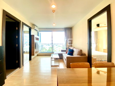 Condos for rent : Corner Unit 1 Bed 2 Bath and 1 Working room For Rent Good Location Close To MRT Ratchadaphisek@  Rhythm Ratchada