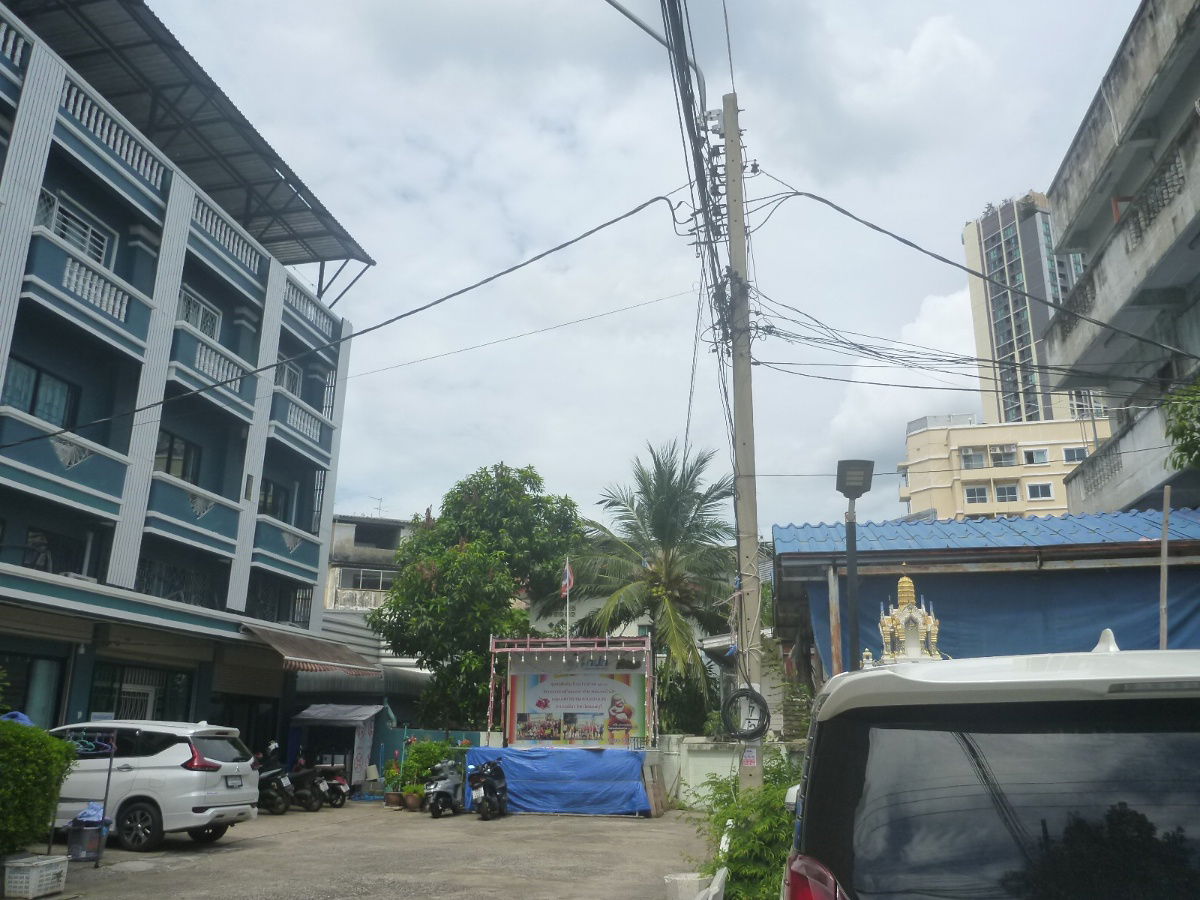 รูป ขาย อาคารพาณิชย์ 3 ชั้น + ชั้นลอย 4 คูหา ซ.กรุงเทพ–นนทบุรี 13 - รูปที่ 12/13