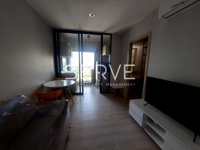 คอนโดให้เช่า : 🔥1นอน ห้องกว้าง ตกแต่งสไตล์ Homey ครัวปิด วิวดี ทำเลปัง เดินเพียง 20ก้าว ถึง MRT ศรีลาซาล @ Nue Noble Srinakarin Lasalle 